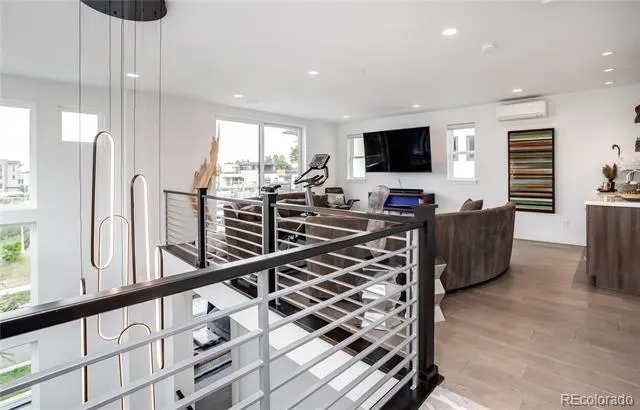 43 S Oneida Court Denver, CO 80230