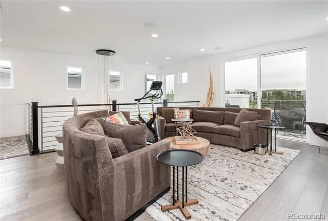 43 S Oneida Court Denver, CO 80230