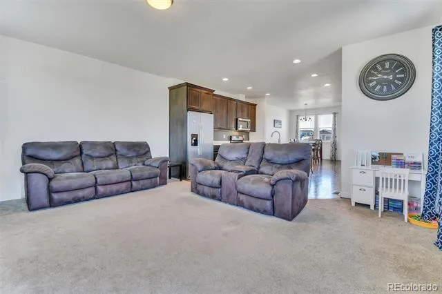 525 Foxtail Drive Hudson, CO 80642