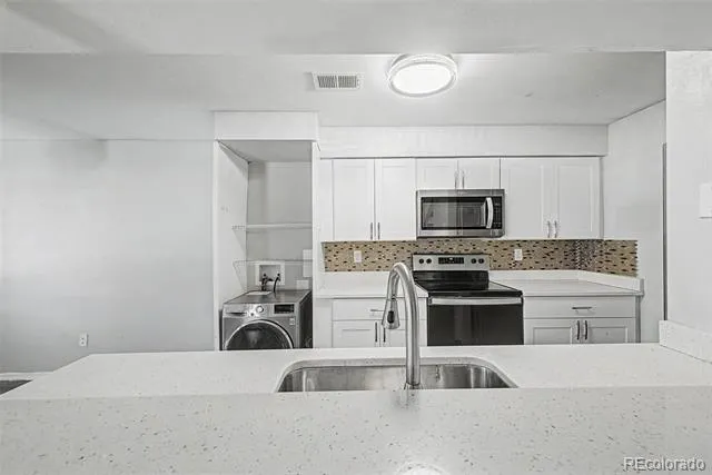 1182 S Eagle Circle #B Aurora, CO 80012