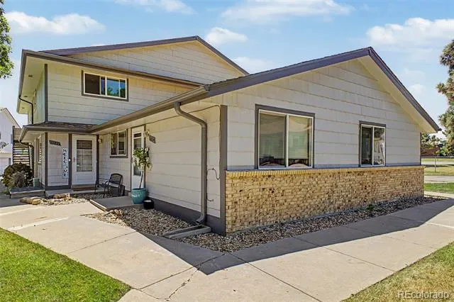 1182 S Eagle Circle #B Aurora, CO 80012