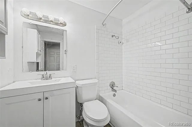 1182 S Eagle Circle #B Aurora, CO 80012