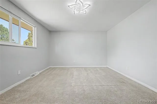 1182 S Eagle Circle #B Aurora, CO 80012