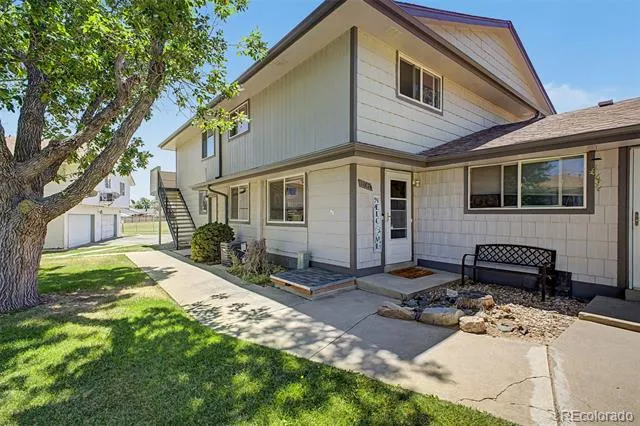 1182 S Eagle Circle #B Aurora, CO 80012