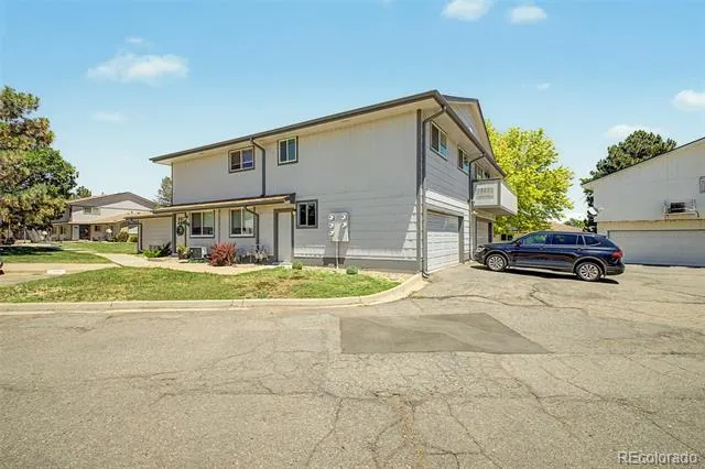 1182 S Eagle Circle #B Aurora, CO 80012