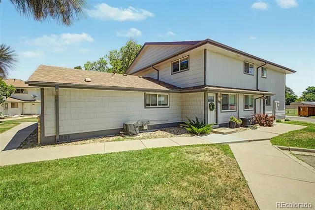 1182 S Eagle Circle #B Aurora, CO 80012