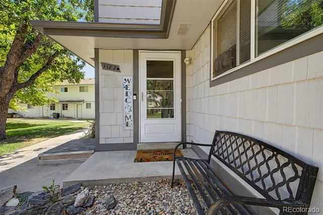1182 S Eagle Circle #B Aurora, CO 80012