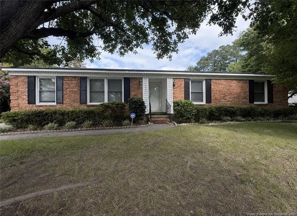 1501 Skycrest Drive Fayetteville, NC 28304