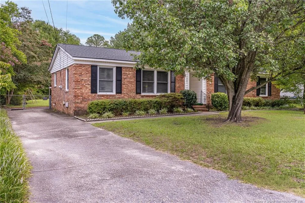 1501 Skycrest Drive Fayetteville, NC 28304