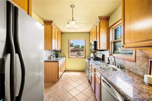 27 Dunsmere Avenue Pueblo, CO 81004