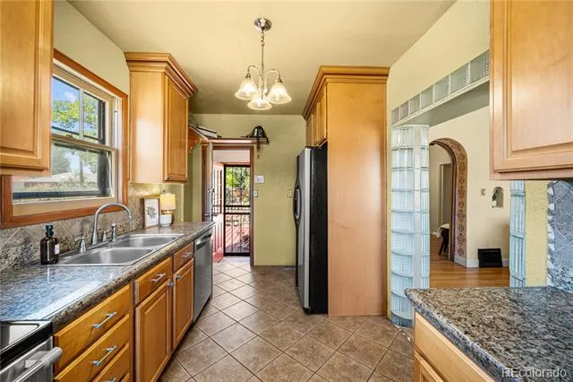 27 Dunsmere Avenue Pueblo, CO 81004