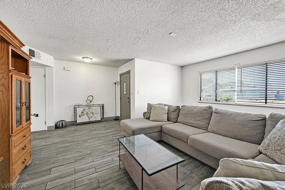 4301 El Esteban Way Las Vegas, NV 89121