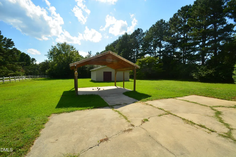 1352 Little Devine Road Selma, NC 27576