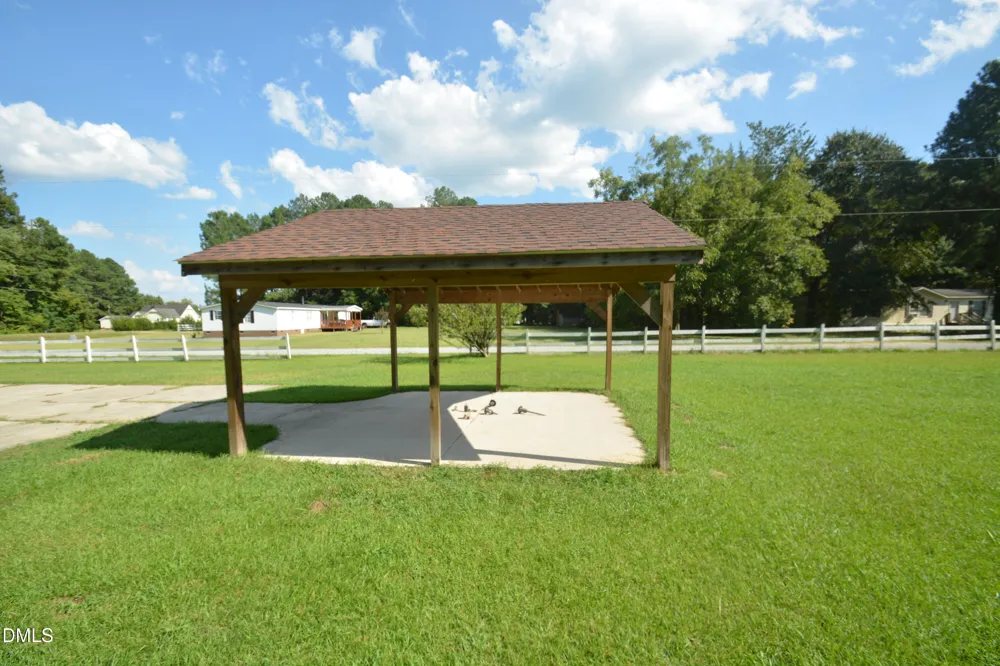1352 Little Devine Road Selma, NC 27576