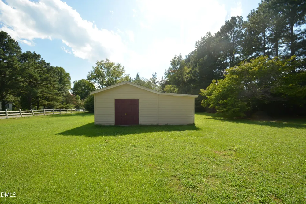 1352 Little Devine Road Selma, NC 27576