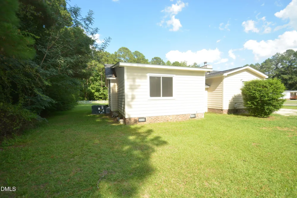 1352 Little Devine Road Selma, NC 27576