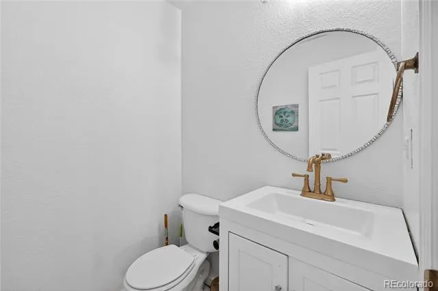20604 E 38th Place Denver, CO 80249
