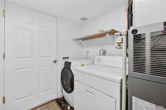 20604 E 38th Place Denver, CO 80249