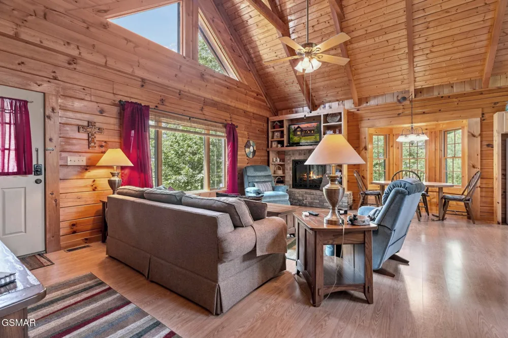 2469 Misty Shadows Drive Sevierville, TN 37862