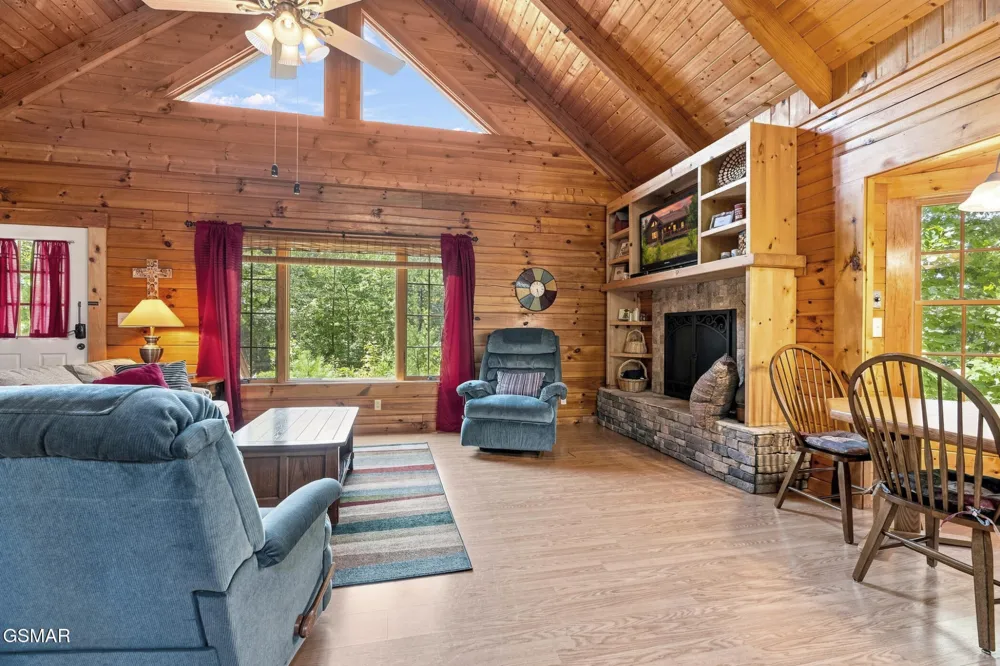 2469 Misty Shadows Drive Sevierville, TN 37862