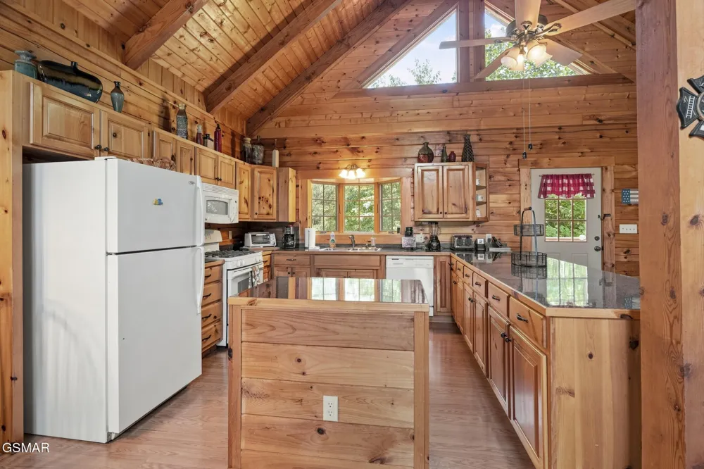 2469 Misty Shadows Drive Sevierville, TN 37862