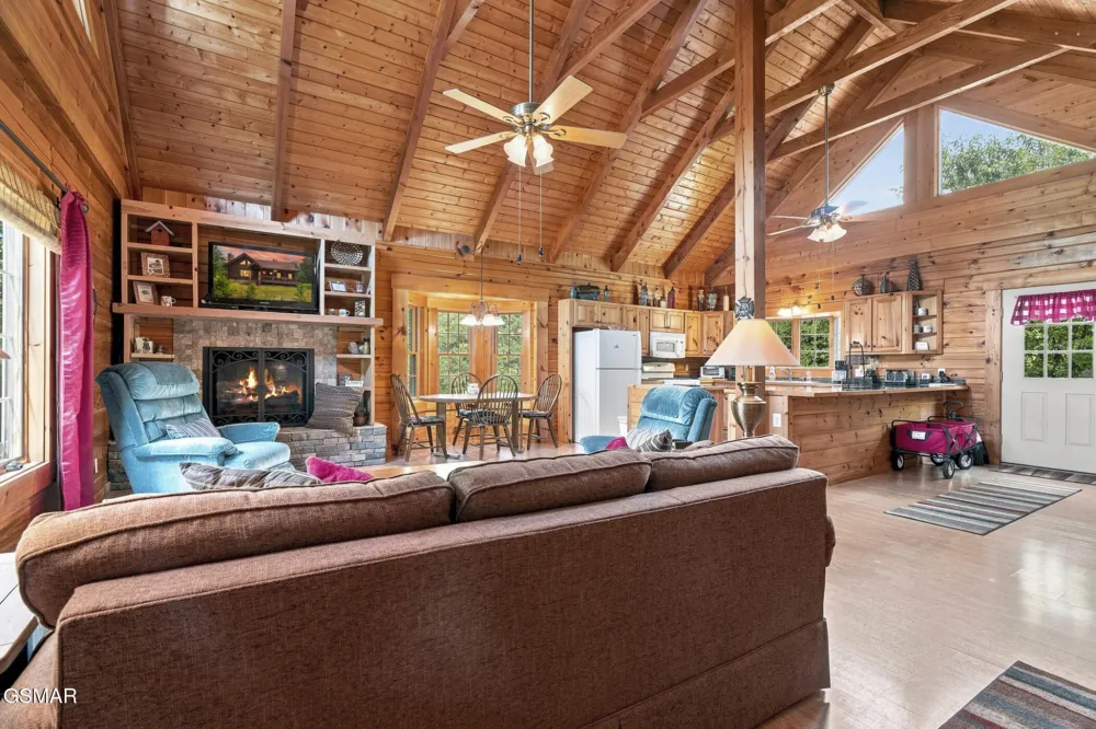 2469 Misty Shadows Drive Sevierville, TN 37862