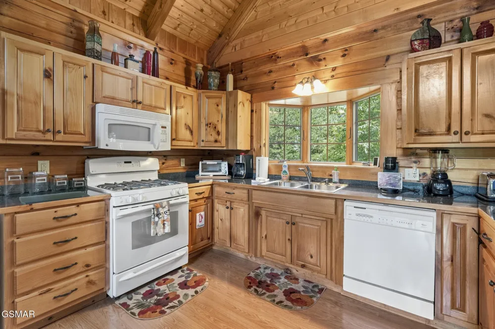 2469 Misty Shadows Drive Sevierville, TN 37862