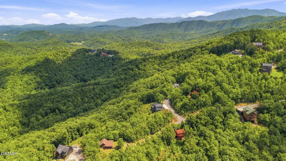 2469 Misty Shadows Drive Sevierville, TN 37862