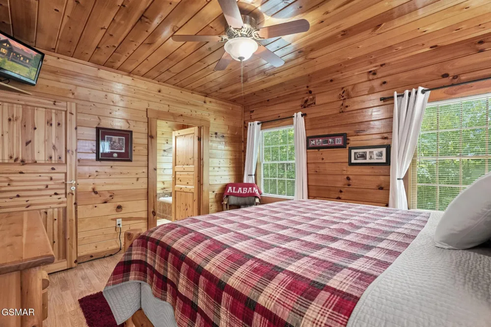 2469 Misty Shadows Drive Sevierville, TN 37862