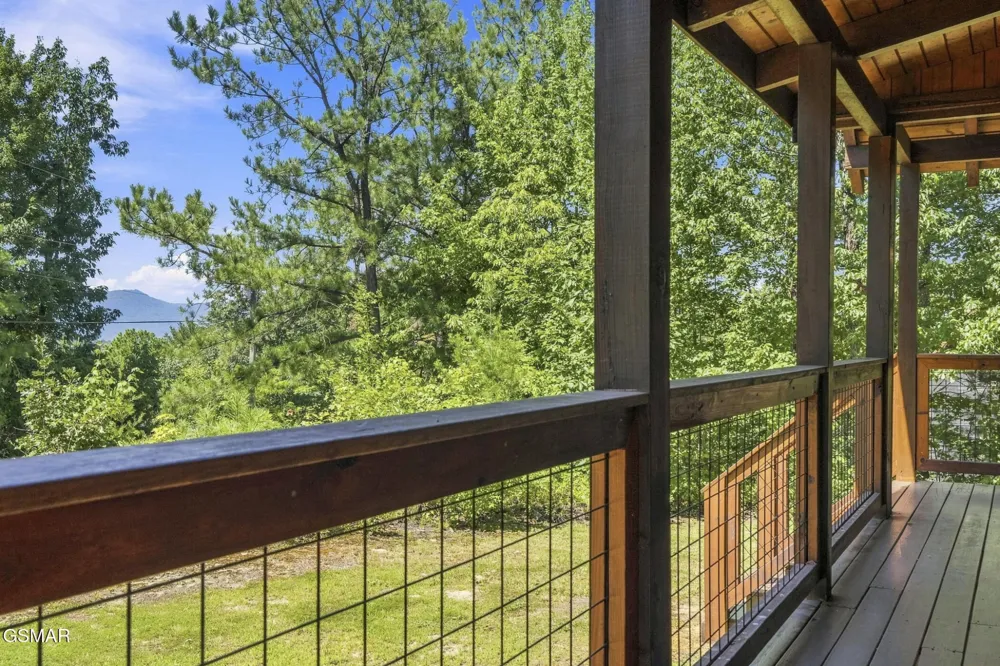 2469 Misty Shadows Drive Sevierville, TN 37862