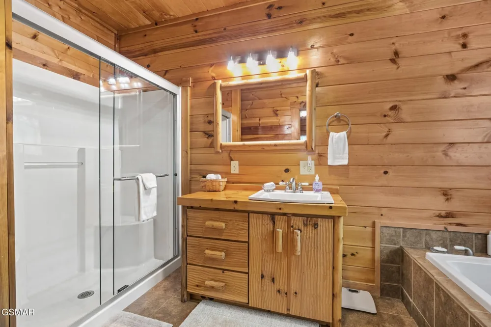 2469 Misty Shadows Drive Sevierville, TN 37862