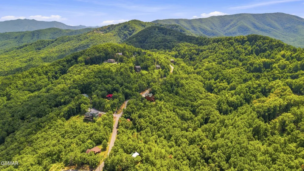 2469 Misty Shadows Drive Sevierville, TN 37862