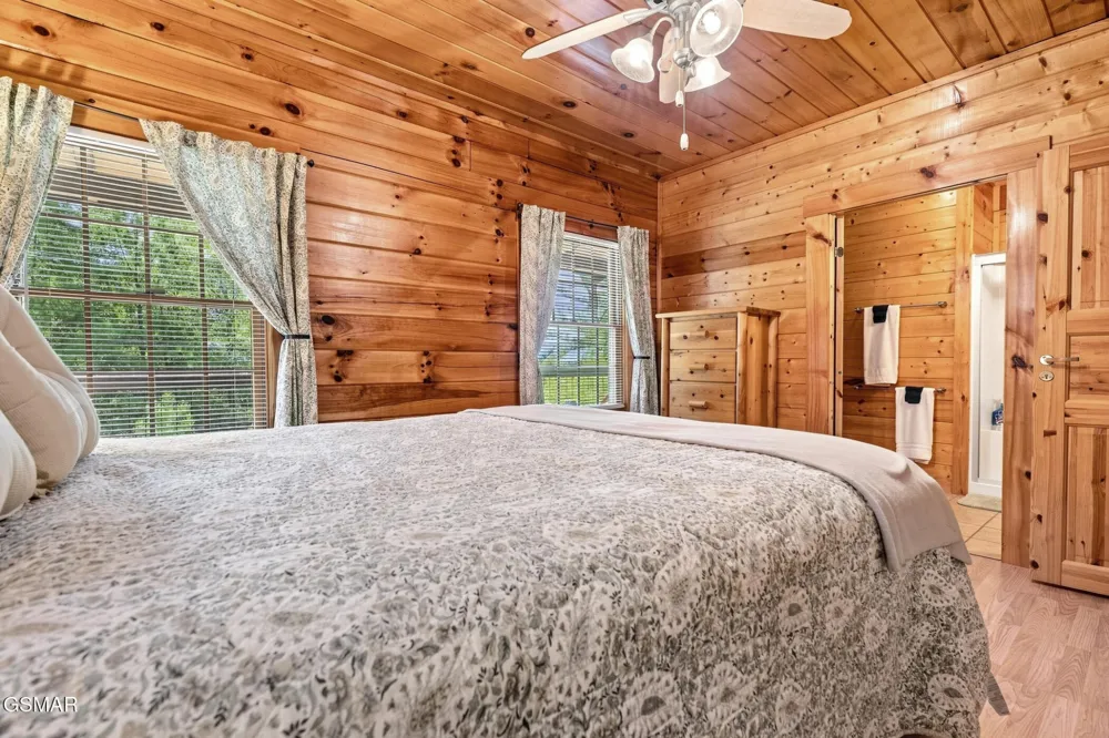 2469 Misty Shadows Drive Sevierville, TN 37862
