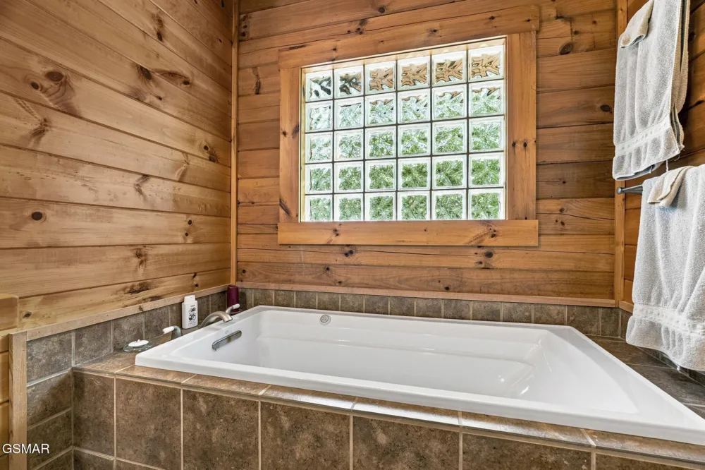 2469 Misty Shadows Drive Sevierville, TN 37862