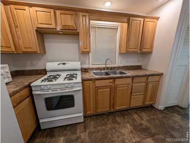 103 S 8th Avenue Sterling, CO 80751