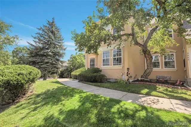 2864 S Vaughn Way Aurora, CO 80014