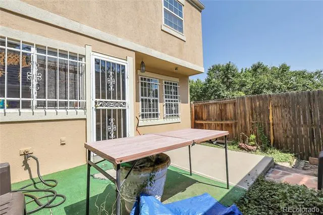 2864 S Vaughn Way Aurora, CO 80014