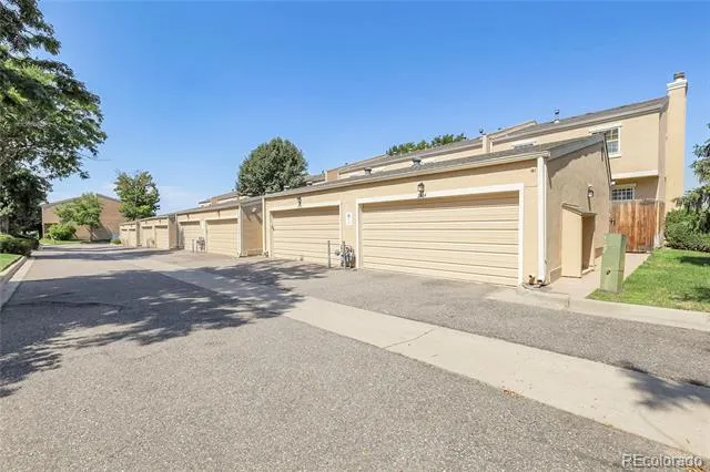 2864 S Vaughn Way Aurora, CO 80014
