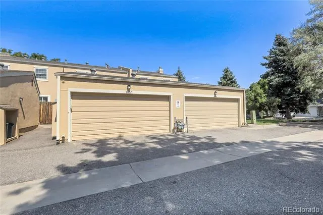2864 S Vaughn Way Aurora, CO 80014