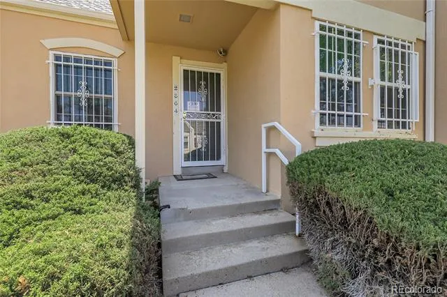 2864 S Vaughn Way Aurora, CO 80014