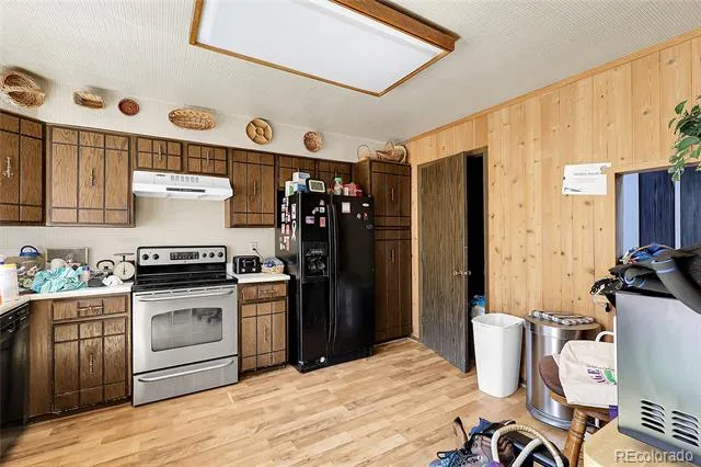 2864 S Vaughn Way Aurora, CO 80014