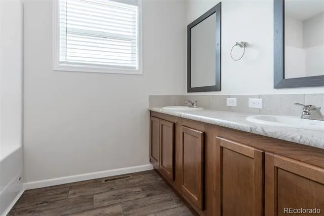 2373 Elmira Street Aurora, CO 80010