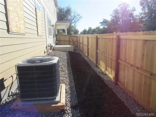 2373 Elmira Street Aurora, CO 80010