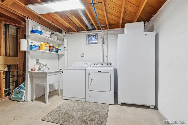 681 S Quari Street Aurora, CO 80012
