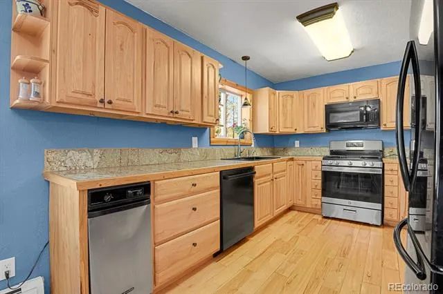 881 Trail Creek Road Lake George, CO 80827