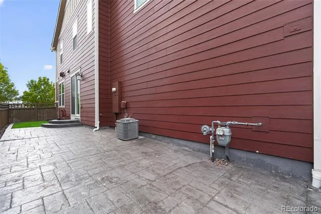 6050 Netherland Court Aurora, CO 80019