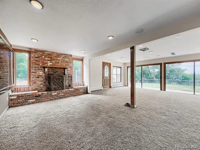 12875 Hillcrest Drive Longmont, CO 80504