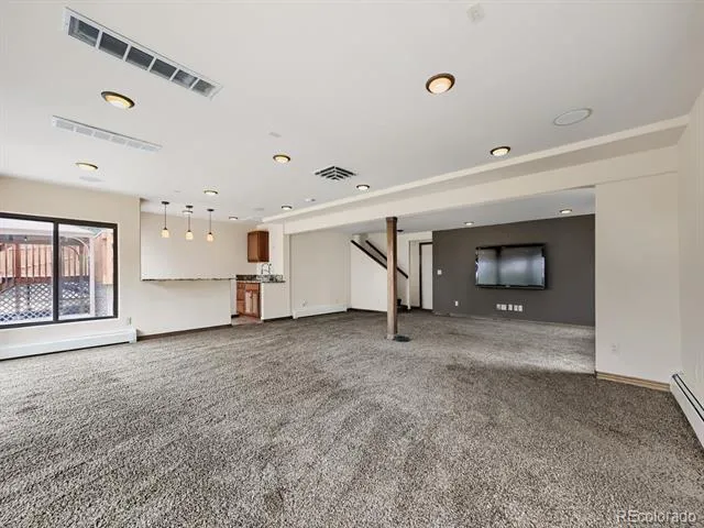 12875 Hillcrest Drive Longmont, CO 80504