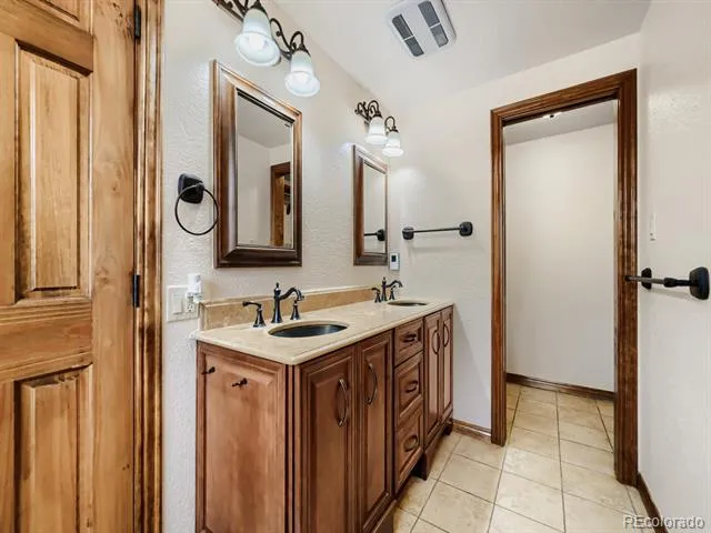 12875 Hillcrest Drive Longmont, CO 80504