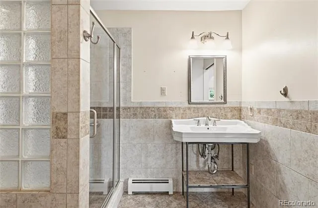 4447 S Acoma Street Englewood, CO 80110